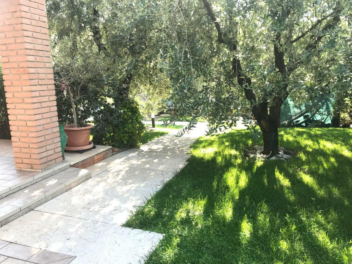 Appartamento Nonna Maria Garda Lake Паденге-суль-Гарда Экстерьер фото